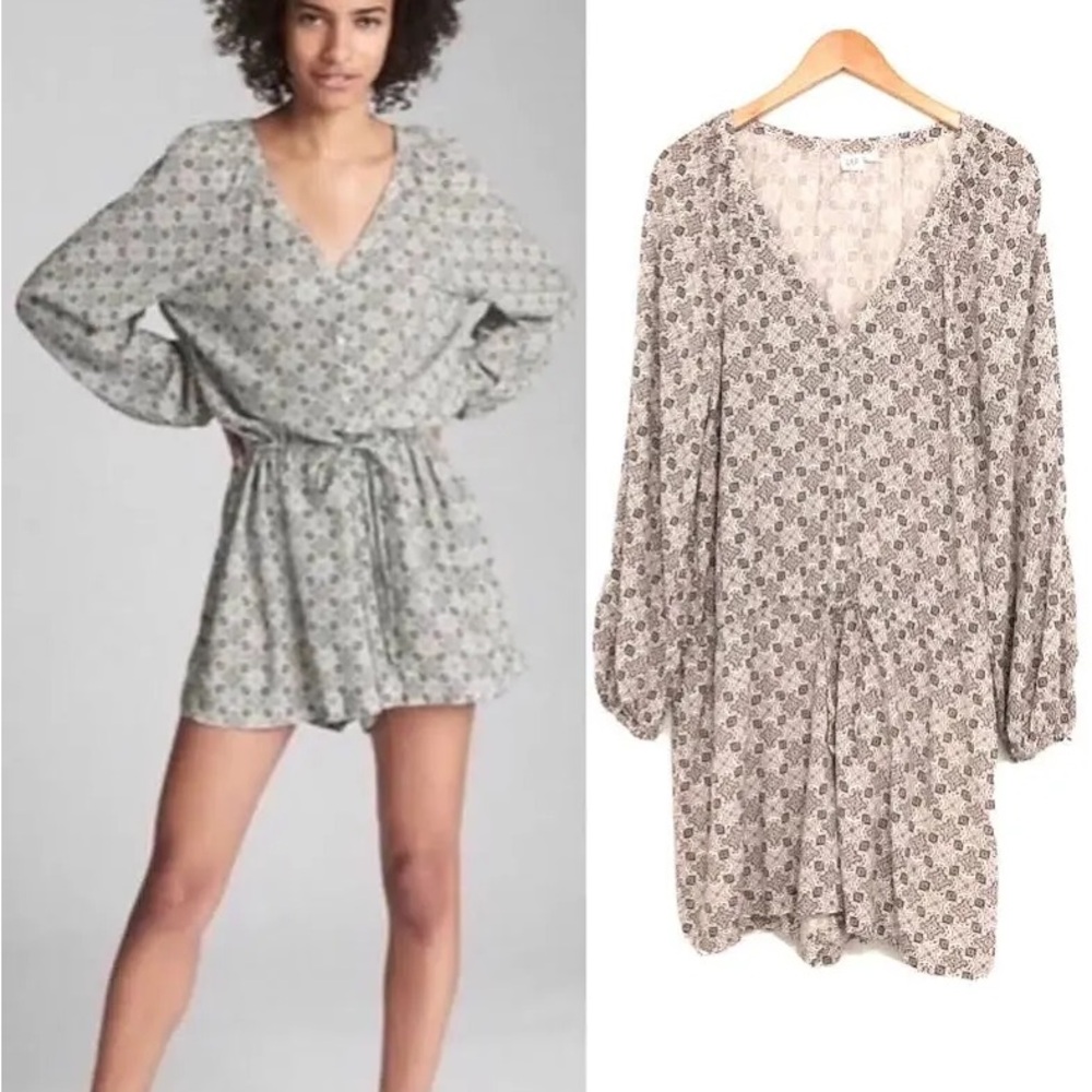 Like New Gap Black & White IKAT Shorts Romper Long Sleeves Lightweight